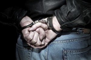 Новокубанские полицейские задержали подозреваемого в мошенничестве в сфере поставки строительных материалов